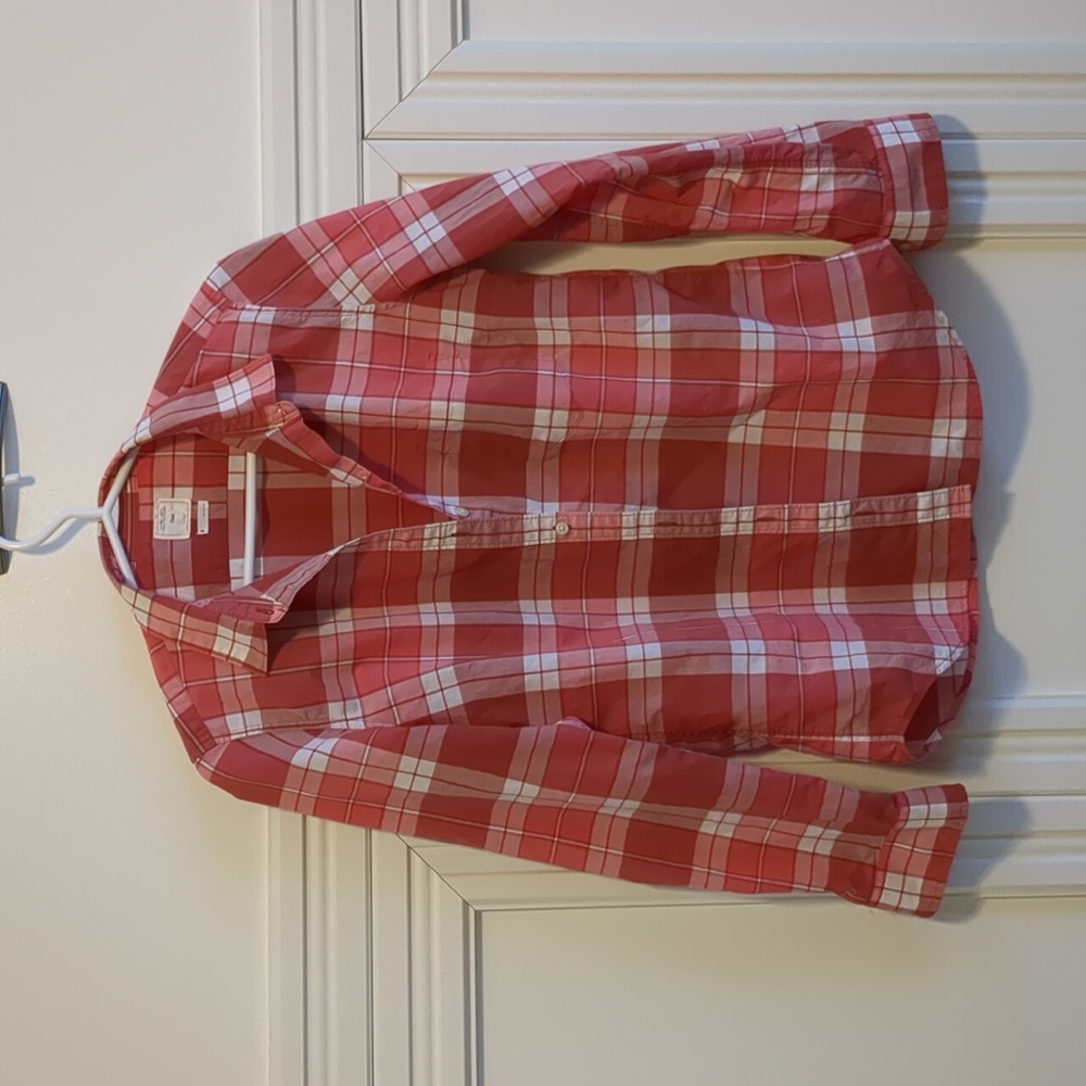 SALE! EUC Gap plaid button down shirt